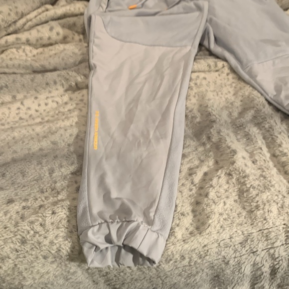 Grey Underarmour fleece joggers with Celliant
Size L - Picture 5 of 6